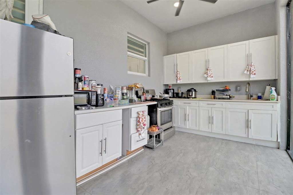 For Sale: $606,500 (3 beds, 2 baths, 1800 Square Feet)
