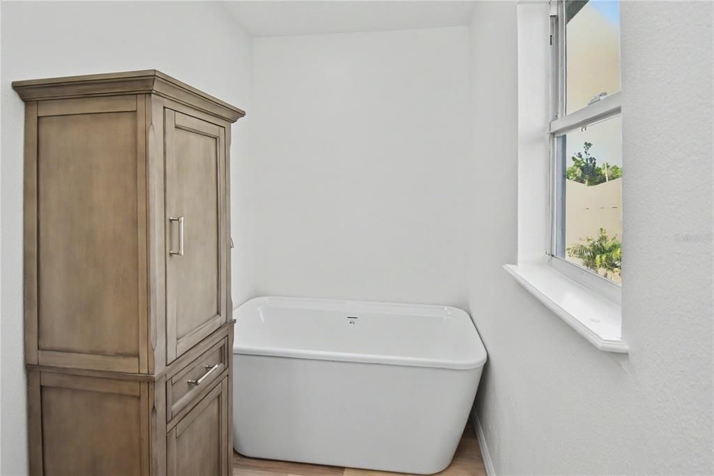 En Venta: $374,999 (3 camas, 2 baños, 2248 Pies cuadrados)