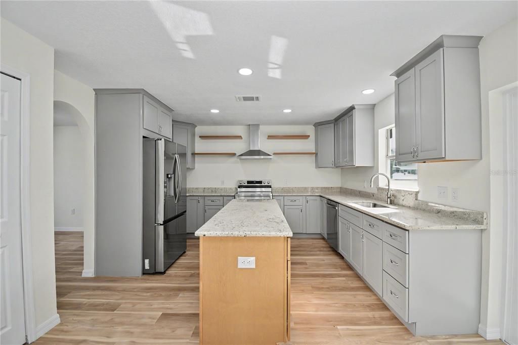En Venta: $374,999 (3 camas, 2 baños, 2248 Pies cuadrados)
