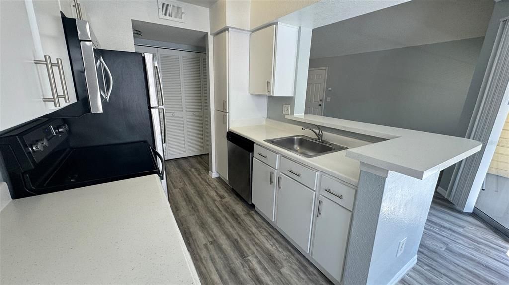 В аренду: $1,300 (1 спален, 1 ванн, 673 Квадратных фут)