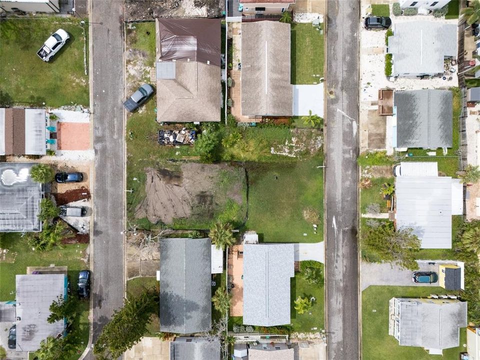 На продажу: $279,900 (0.07 acres)