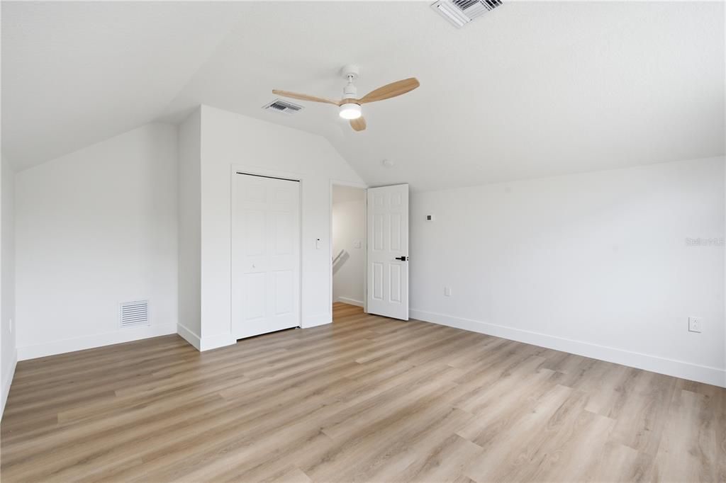 Activo con contrato: $639,000 (5 camas, 3 baños, 2918 Pies cuadrados)