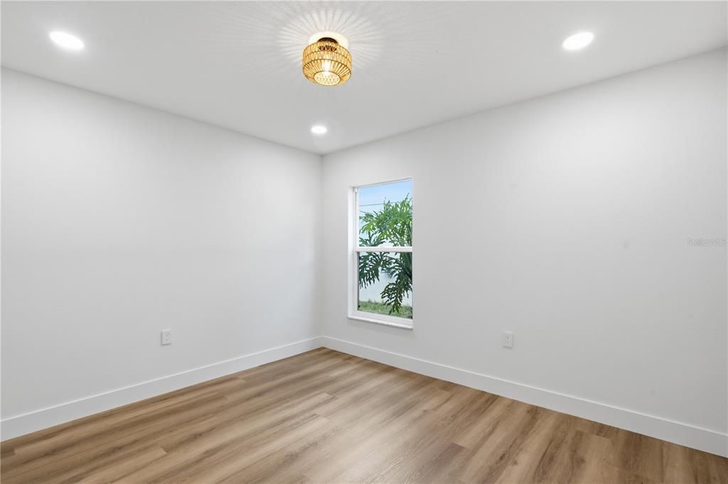 Activo con contrato: $639,000 (5 camas, 3 baños, 2918 Pies cuadrados)