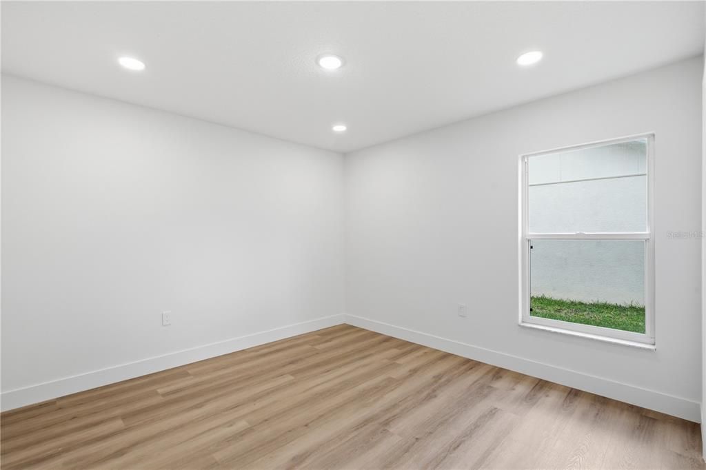 Activo con contrato: $639,000 (5 camas, 3 baños, 2918 Pies cuadrados)