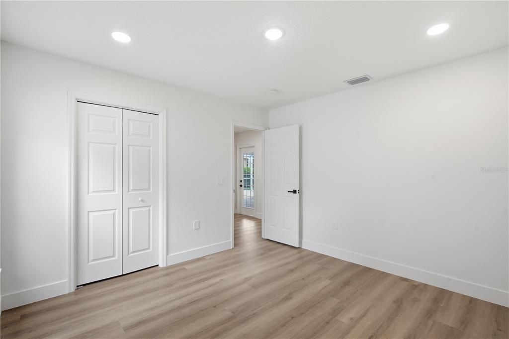 Activo con contrato: $639,000 (5 camas, 3 baños, 2918 Pies cuadrados)