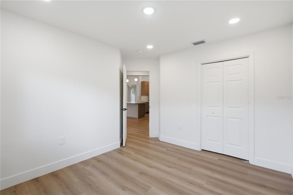 Activo con contrato: $639,000 (5 camas, 3 baños, 2918 Pies cuadrados)
