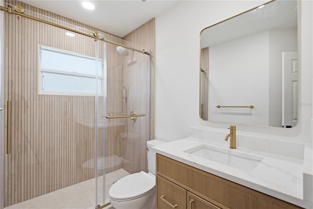 Activo con contrato: $639,000 (5 camas, 3 baños, 2918 Pies cuadrados)