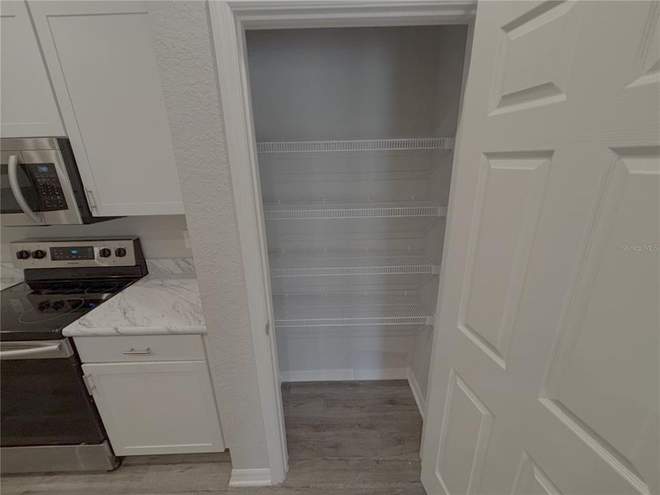 В аренду: $2,350 (4 спален, 3 ванн, 2487 Квадратных фут)