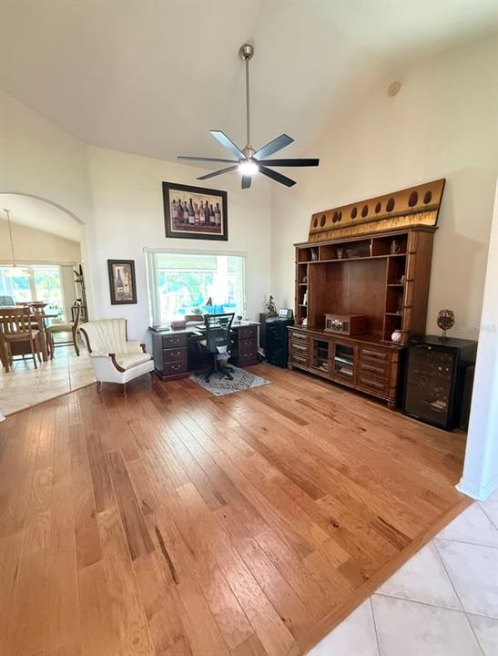 Activo con contrato: $599,500 (3 camas, 2 baños, 2041 Pies cuadrados)