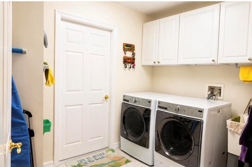 Activo con contrato: $599,500 (3 camas, 2 baños, 2041 Pies cuadrados)