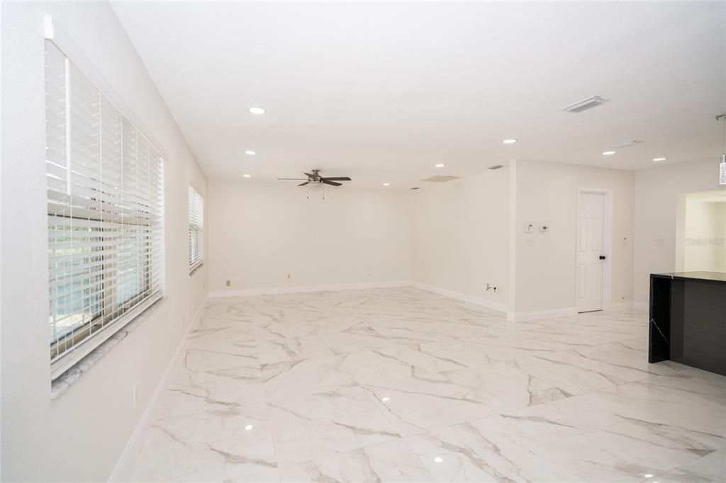 En Venta: $439,900 (3 camas, 2 baños, 1745 Pies cuadrados)