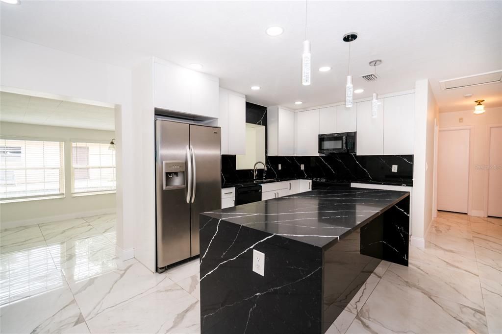 En Venta: $439,900 (3 camas, 2 baños, 1745 Pies cuadrados)