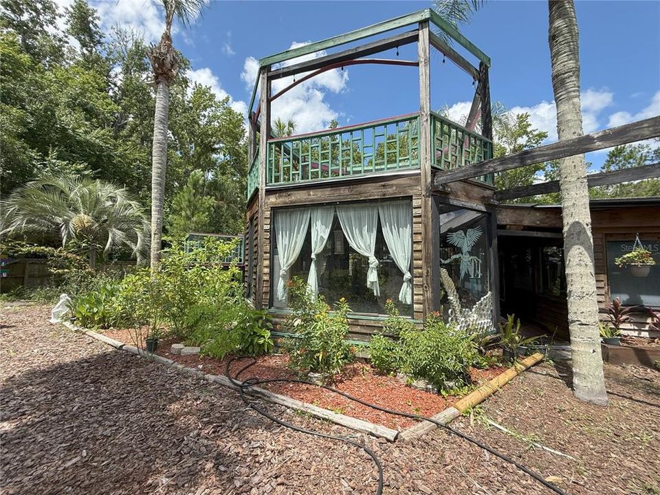 На продажу: $389,900 (2 спален, 1 ванн, 768 Квадратных фут)