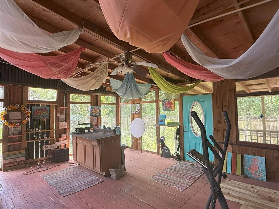 На продажу: $389,900 (2 спален, 1 ванн, 768 Квадратных фут)