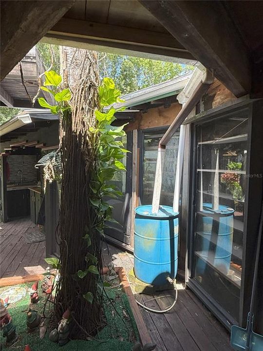 На продажу: $389,900 (2 спален, 1 ванн, 768 Квадратных фут)