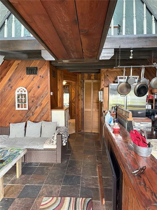 На продажу: $389,900 (2 спален, 1 ванн, 768 Квадратных фут)