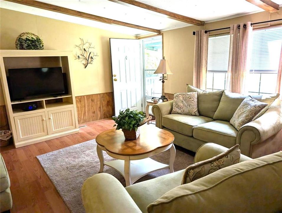 В аренду: $1,800 (3 спален, 2 ванн, 1248 Квадратных фут)