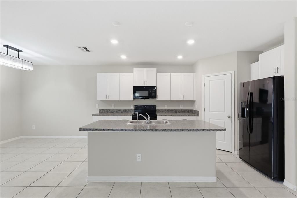 For Sale: $385,000 (4 beds, 2 baths, 2109 Square Feet)