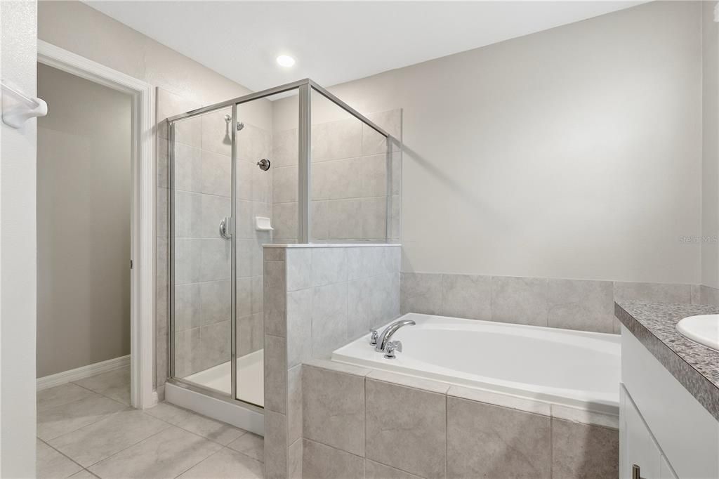 For Sale: $385,000 (4 beds, 2 baths, 2109 Square Feet)