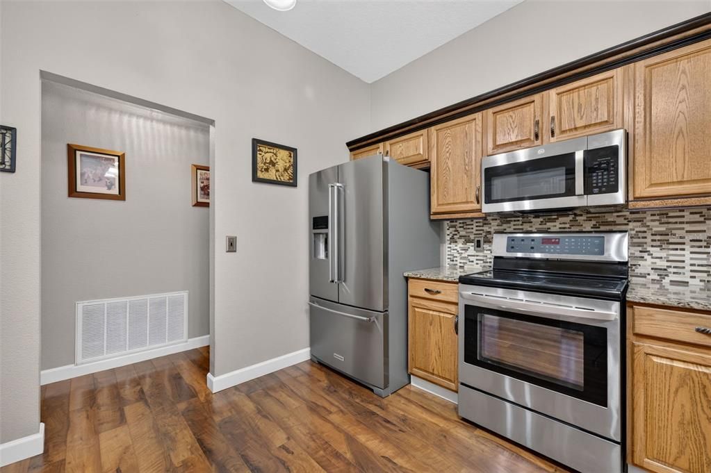 For Sale: $515,000 (4 beds, 3 baths, 2545 Square Feet)