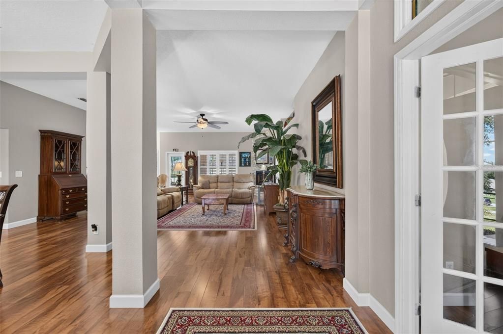 For Sale: $515,000 (4 beds, 3 baths, 2545 Square Feet)