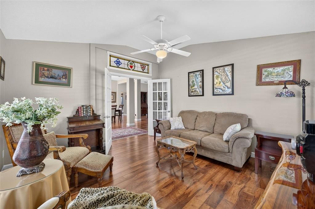 For Sale: $515,000 (4 beds, 3 baths, 2545 Square Feet)