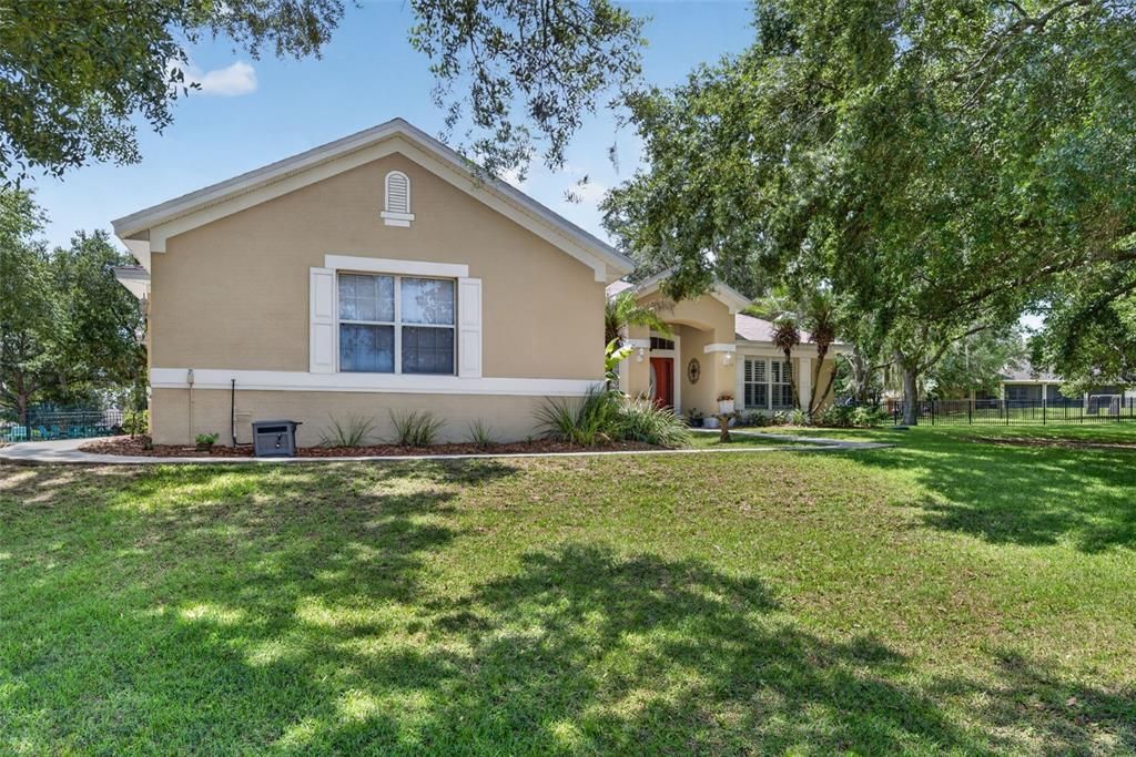 For Sale: $515,000 (4 beds, 3 baths, 2545 Square Feet)