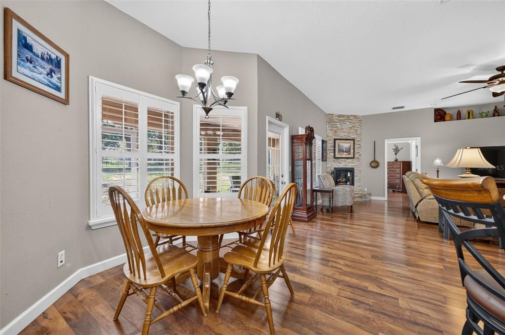 For Sale: $515,000 (4 beds, 3 baths, 2545 Square Feet)
