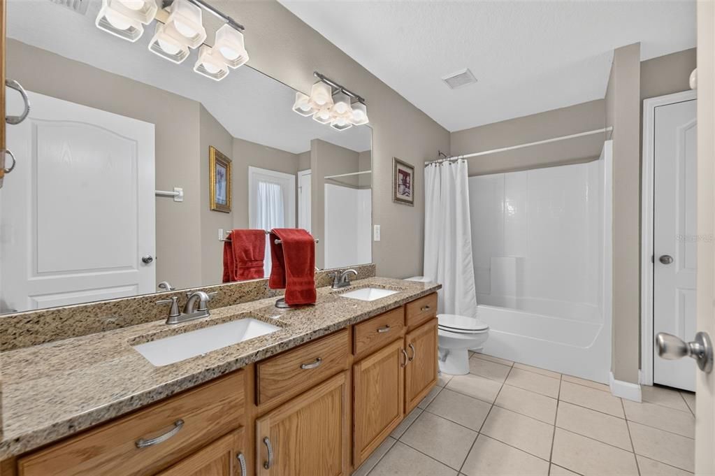 For Sale: $515,000 (4 beds, 3 baths, 2545 Square Feet)