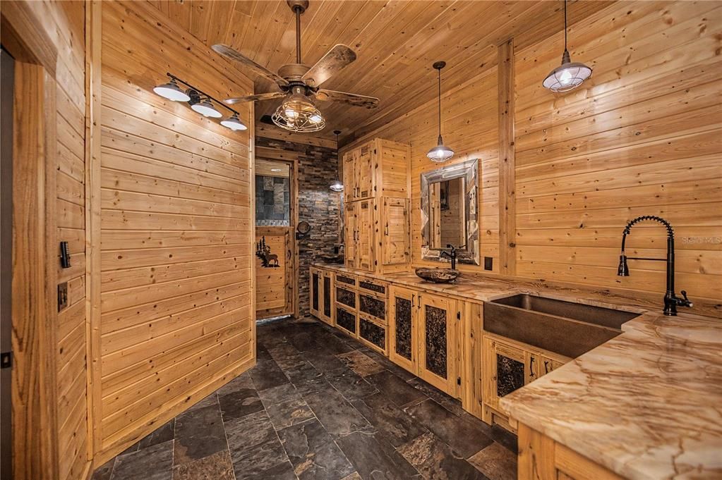 На продажу: $749,900 (4 спален, 3 ванн, 2696 Квадратных фут)