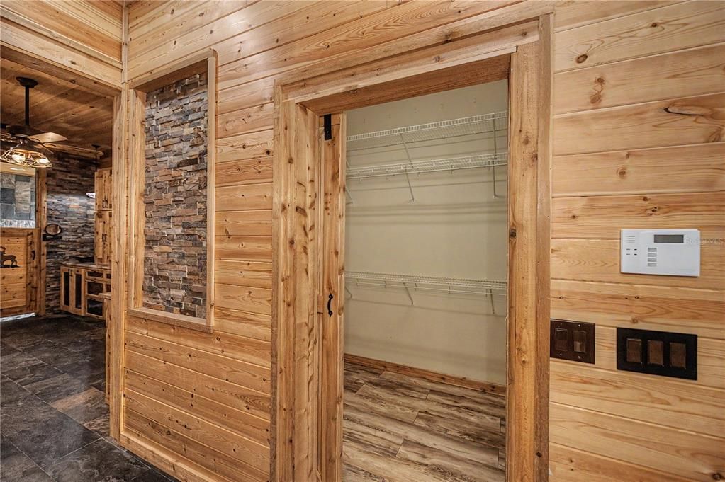 На продажу: $749,900 (4 спален, 3 ванн, 2696 Квадратных фут)
