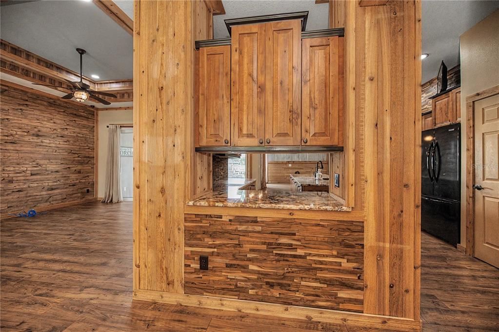 На продажу: $749,900 (4 спален, 3 ванн, 2696 Квадратных фут)