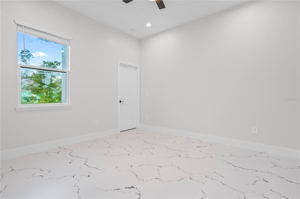 На продажу: $584,999 (4 спален, 3 ванн, 2450 Квадратных фут)