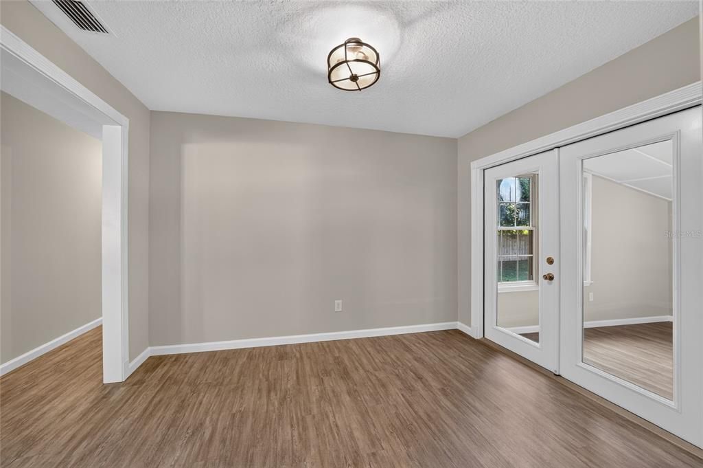 For Sale: $274,900 (3 beds, 2 baths, 1608 Square Feet)
