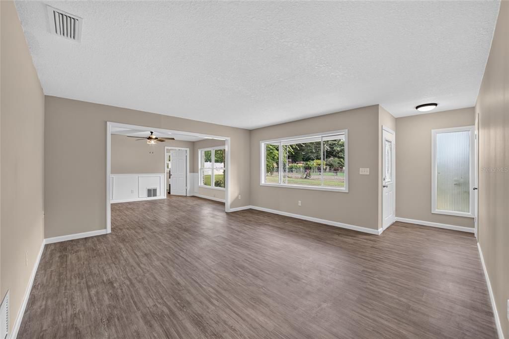 For Sale: $274,900 (3 beds, 2 baths, 1608 Square Feet)
