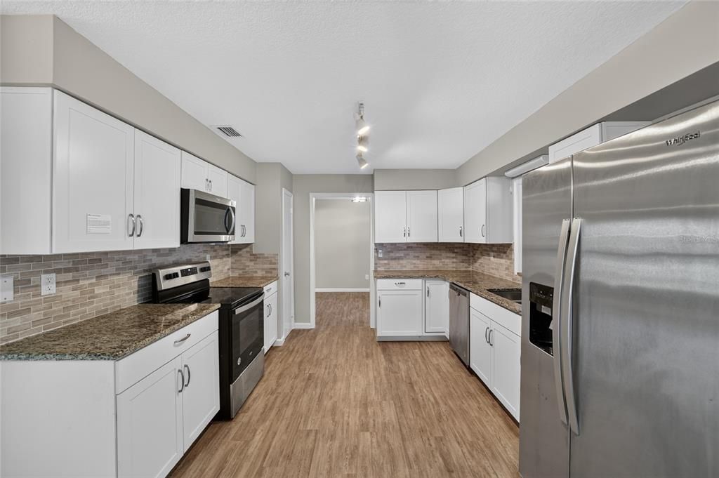 For Sale: $274,900 (3 beds, 2 baths, 1608 Square Feet)