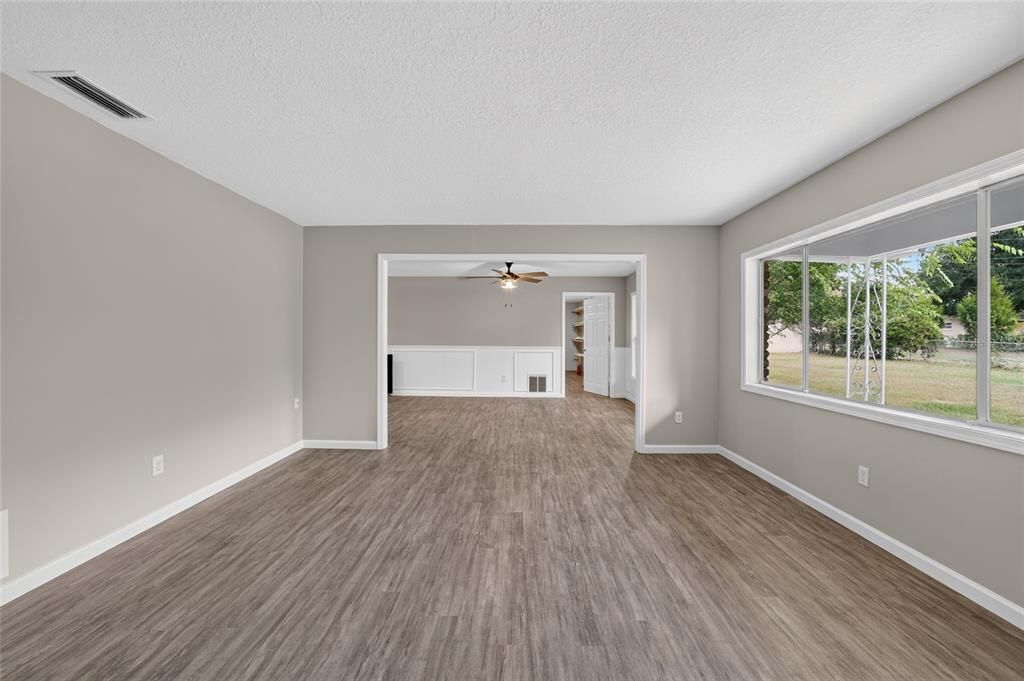 For Sale: $274,900 (3 beds, 2 baths, 1608 Square Feet)