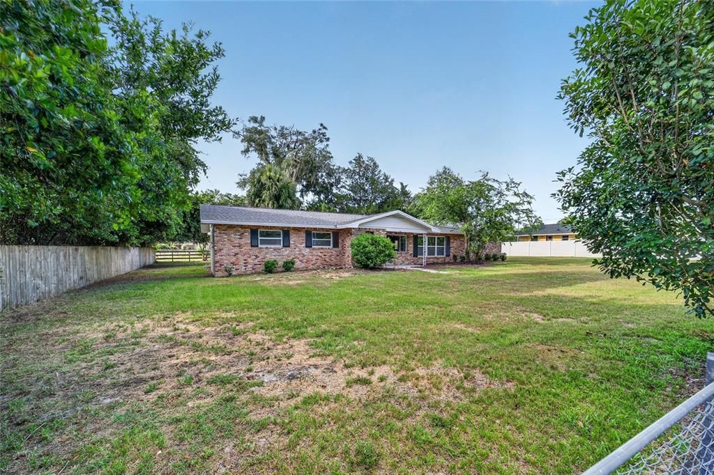 For Sale: $274,900 (3 beds, 2 baths, 1608 Square Feet)