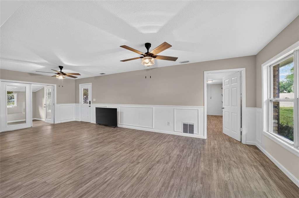 For Sale: $274,900 (3 beds, 2 baths, 1608 Square Feet)