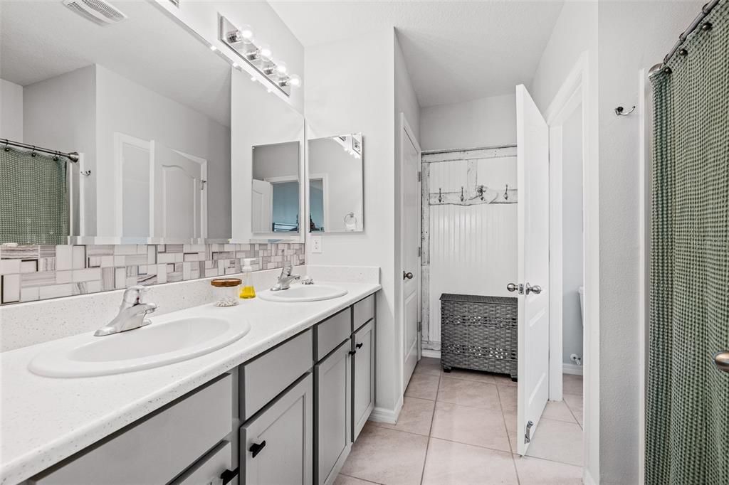 На продажу: $369,000 (3 спален, 2 ванн, 1651 Квадратных фут)