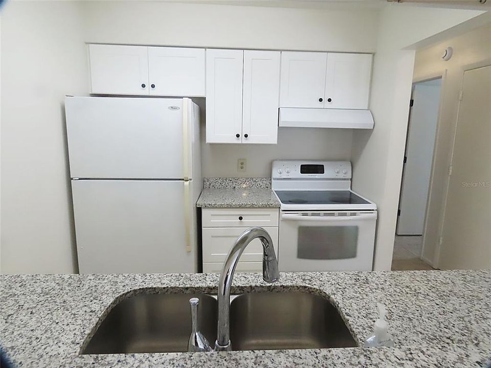 В аренду: $1,600 (2 спален, 2 ванн, 912 Квадратных фут)