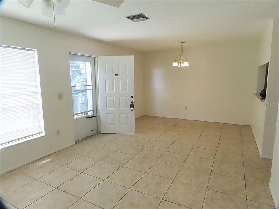 В аренду: $1,600 (2 спален, 2 ванн, 912 Квадратных фут)