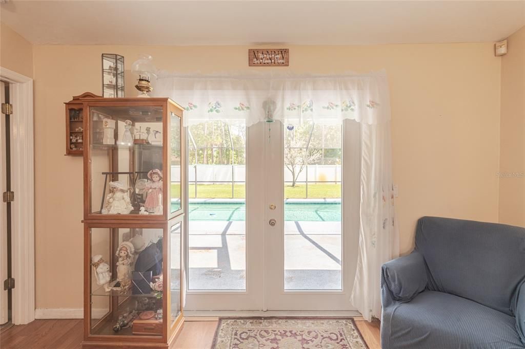For Sale: $324,000 (3 beds, 2 baths, 1308 Square Feet)