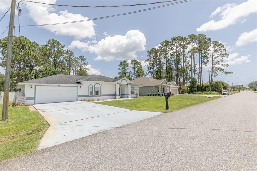 For Sale: $324,000 (3 beds, 2 baths, 1308 Square Feet)