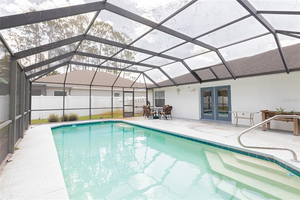 For Sale: $324,000 (3 beds, 2 baths, 1308 Square Feet)