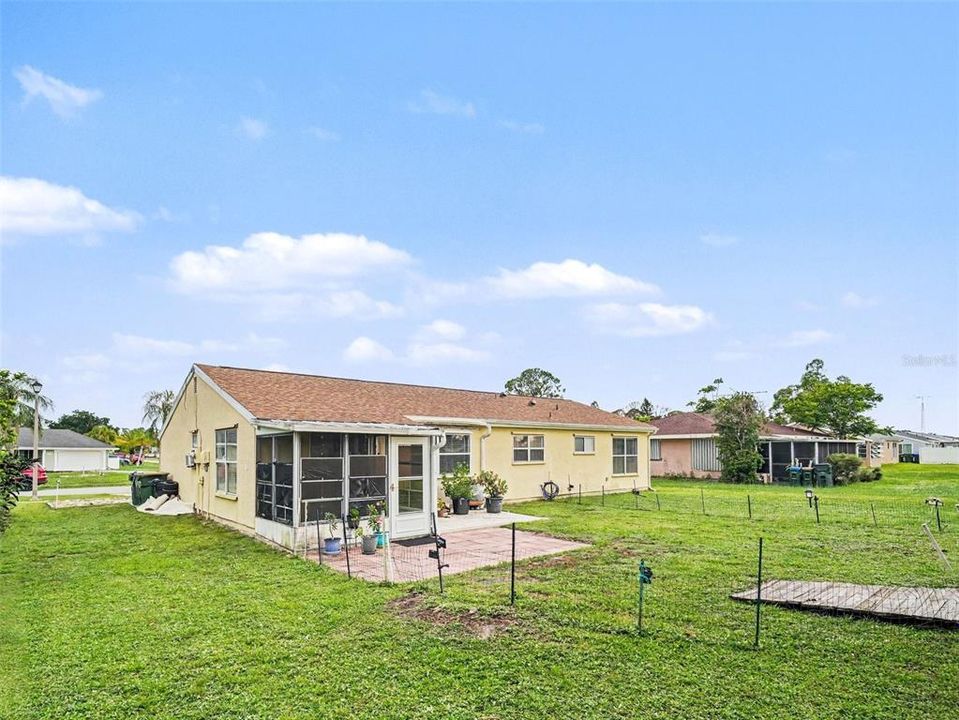 En Venta: $215,000 (3 camas, 2 baños, 1319 Pies cuadrados)