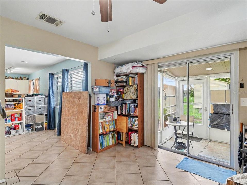 En Venta: $215,000 (3 camas, 2 baños, 1319 Pies cuadrados)