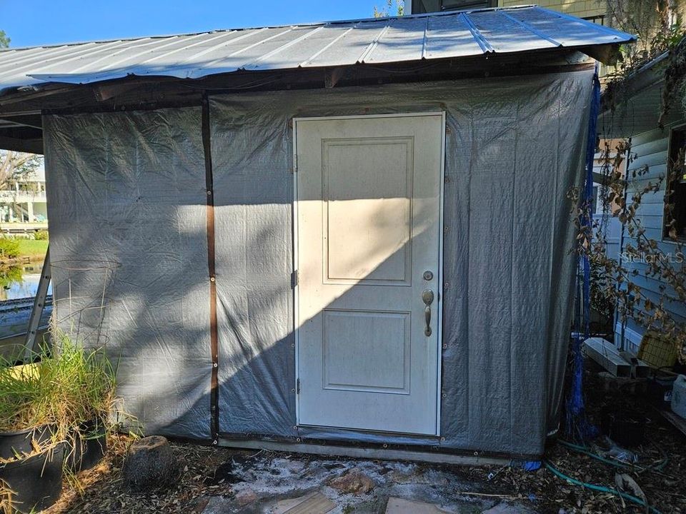Под контрактом: $299,500 (2 спален, 1 ванн, 960 Квадратных фут)