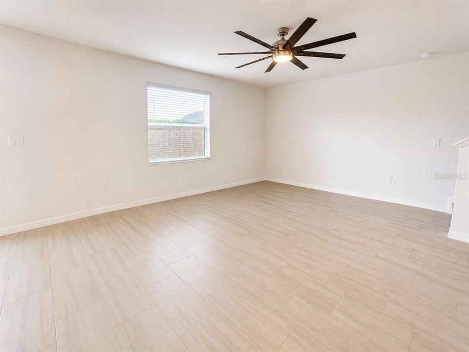 В аренду: $2,799 (4 спален, 2 ванн, 2584 Квадратных фут)