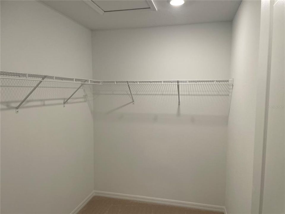 For Rent: $2,100 (3 beds, 2 baths, 1553 Square Feet)